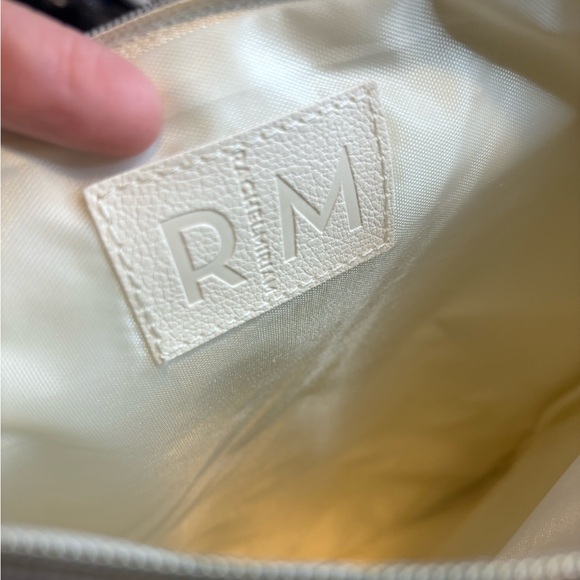 Rachel Miriam Winter White Clutch Bag Purse $148 Retail - New in Sealed Package - Picture 4 of 6